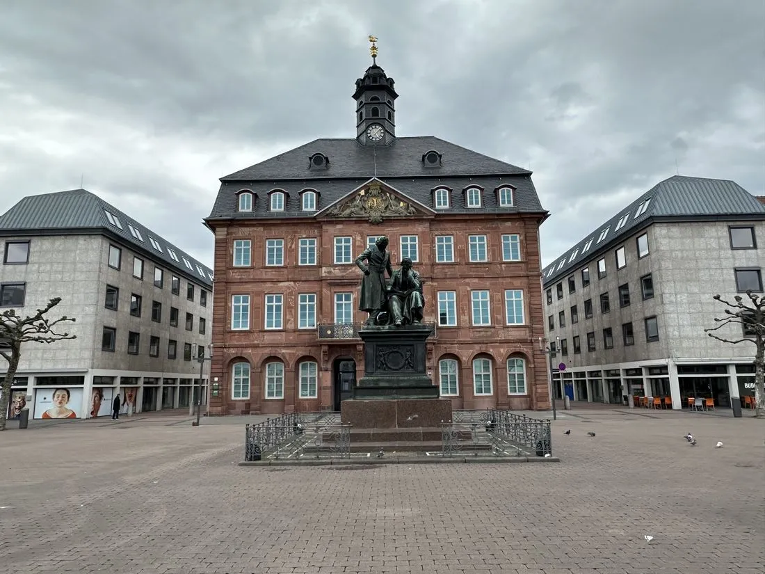 Wahlhelferinnen und Wahlhelfer für die Kommunalwahl und OB-Wahl gesucht