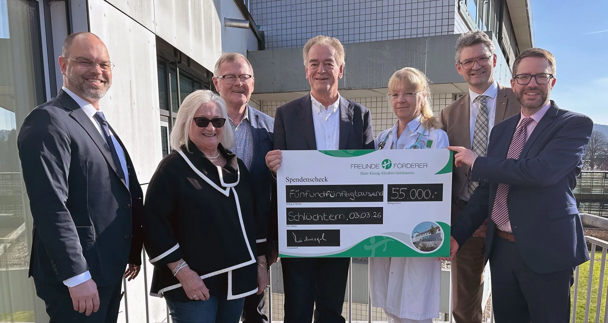 25 Jahre Engagement: Freunde und Förderer der Main-Kinzig-Kliniken übergeben 55.000 Euro