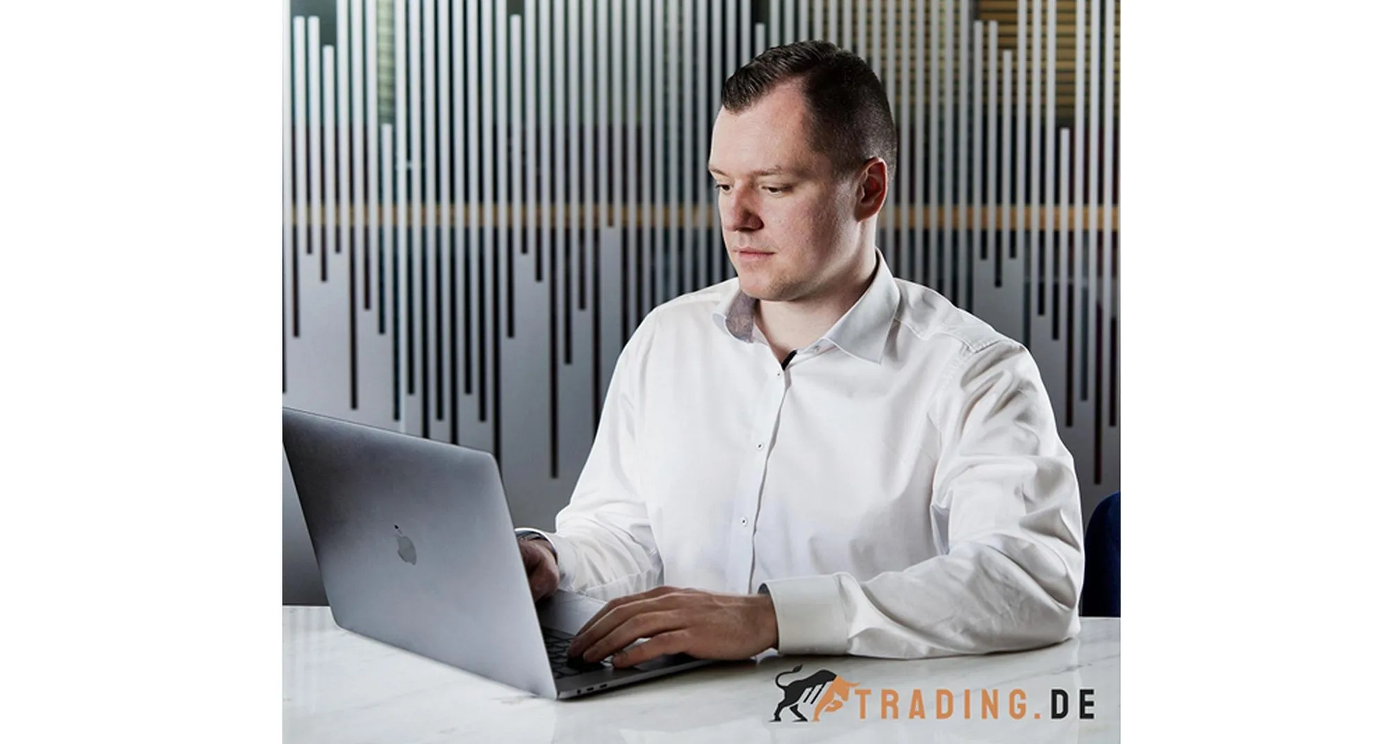 Feierabend-Trading für Berufstätige: Wie man mit Trading.de seriös an der Börse startet