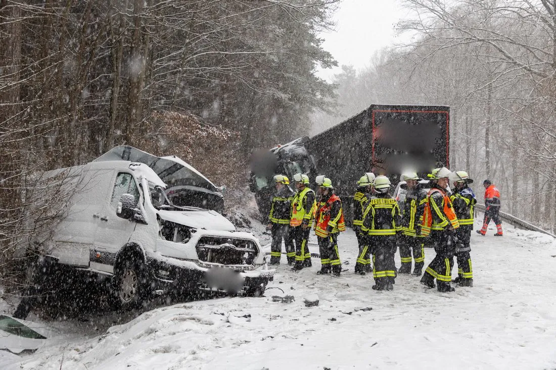 Hessen: Ein Toter bei Schnee-Unfall in Neuhof