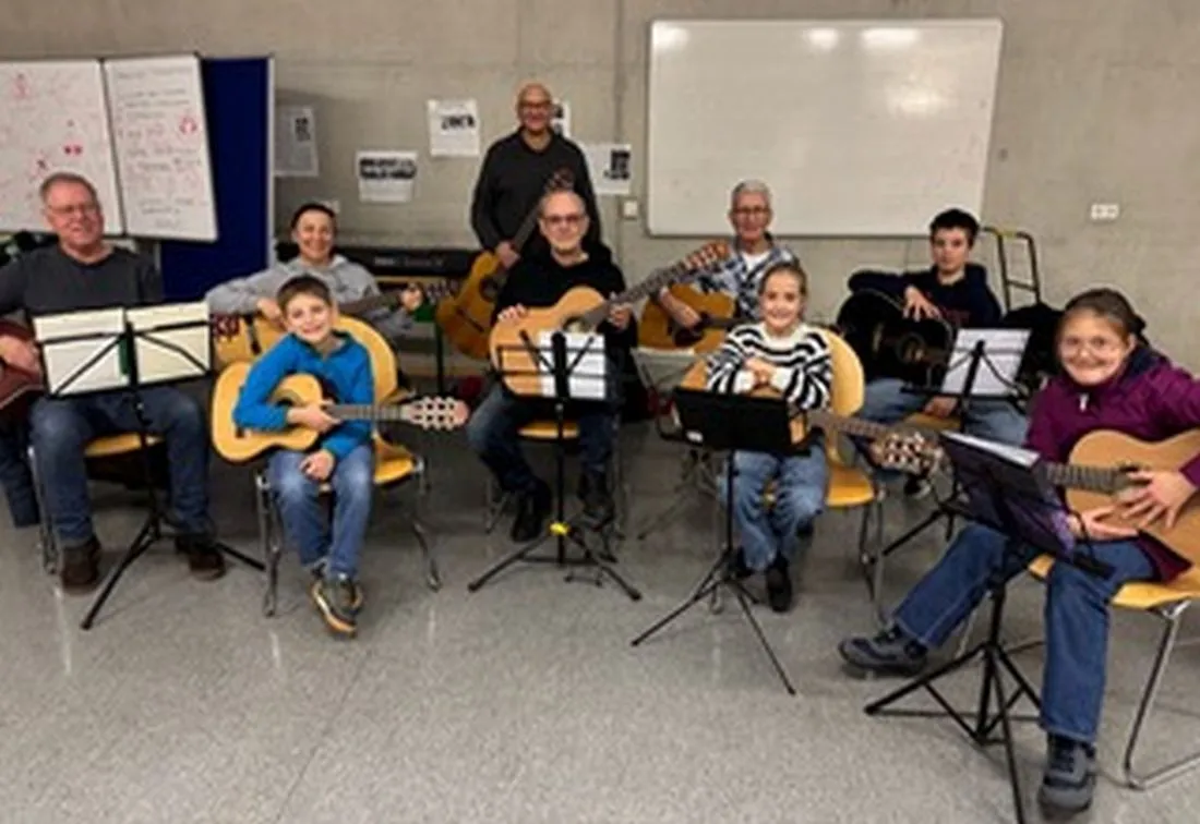 „Treffpunkt Musik“ begeistert mit Crossover-Klängen und Gitarrenvielfalt
