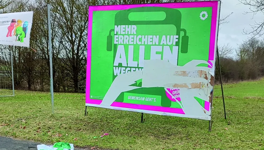 Schöneck und Erlensee: Wahlplakate beschädigt oder abgerissen