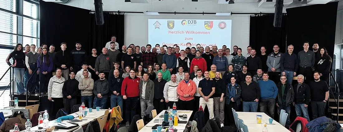 Kampfrichter und Coaches bilden sich in Maintal fort