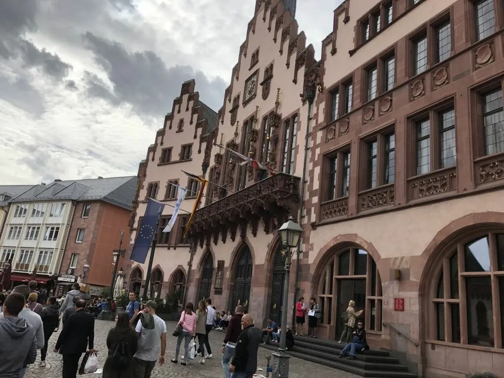 Stadt Frankfurt contra Moschee: "Lassen uns nicht an der Nase herumführen"