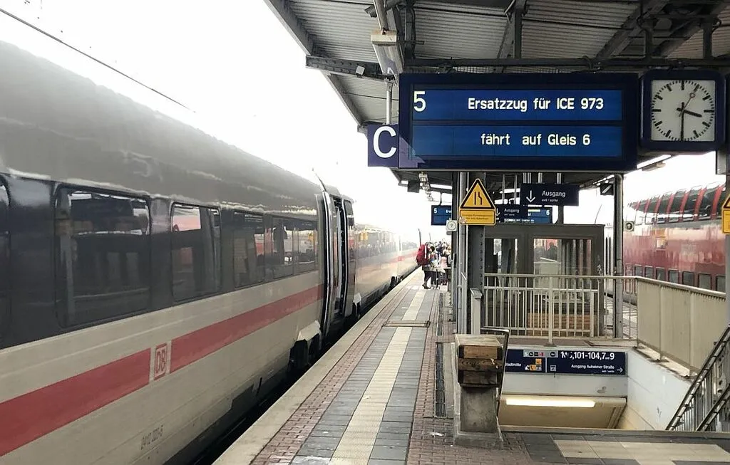 Zugang zu Bahngleisen nur noch mit gültigem Fahrschein?
