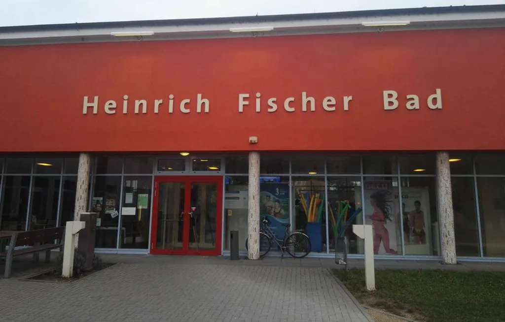 Fünf Tage Eröffnungs-Feier in Hanau: Für 65 Cent ins Freibad