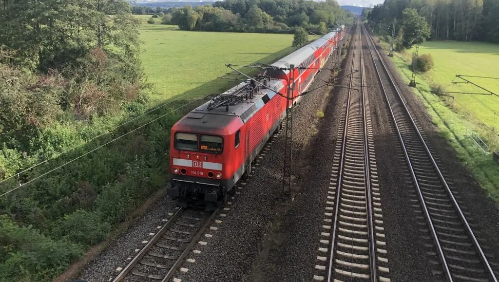 Notarzteinsatz: Bahnstrecke zwischen Salmünster und Wirtheim gesperrt