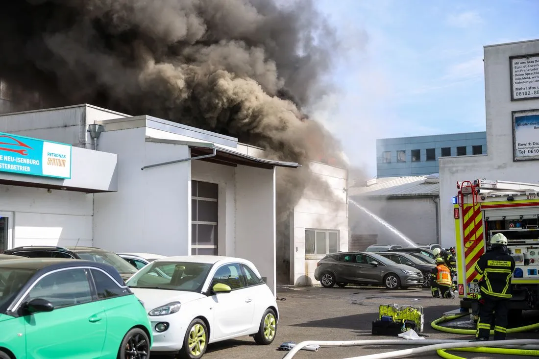Neu-Isenburg: Millionenschaden bei Feuer in Autowerkstatt