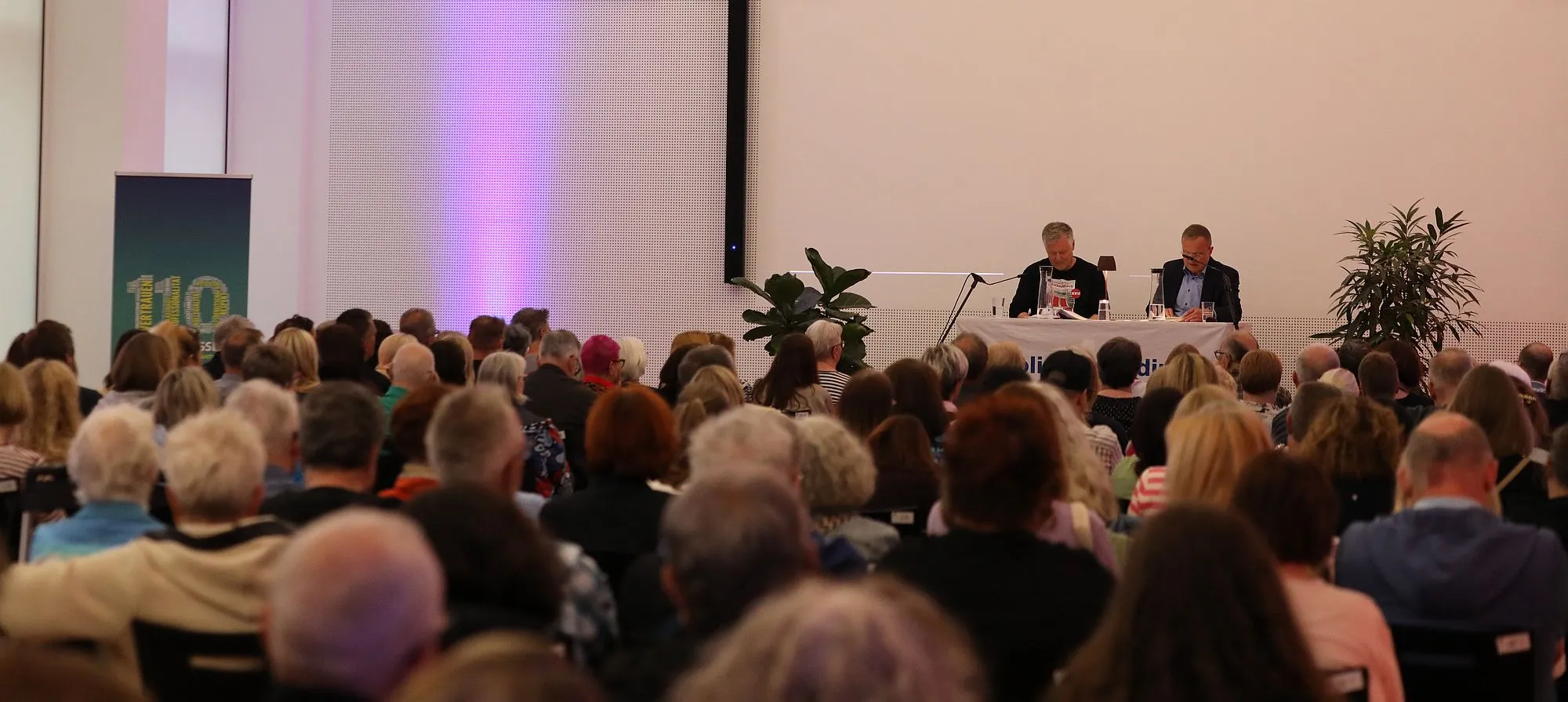 250 Besucher bei Krimilesung im Polizeipräsidium