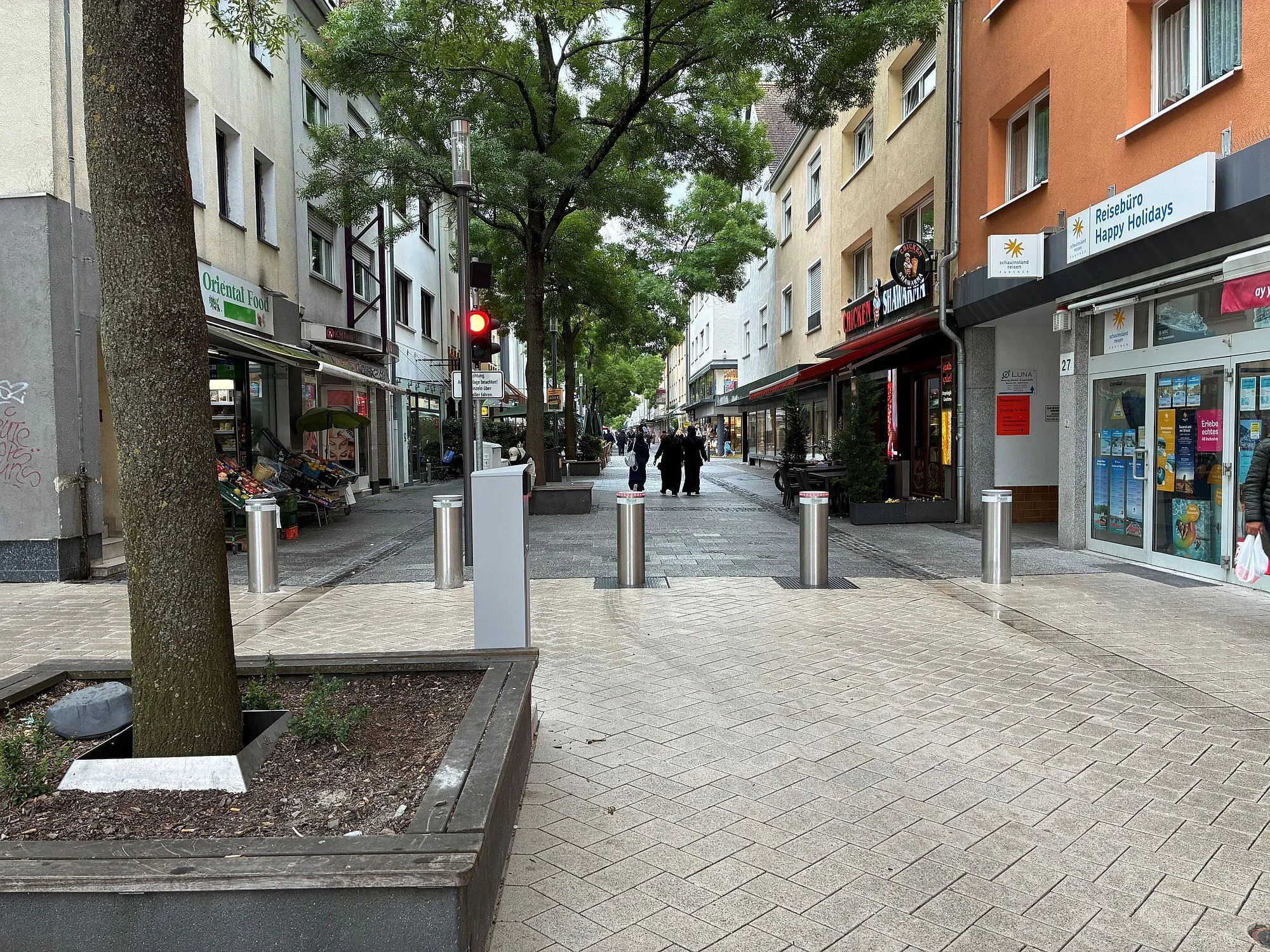 Hanau: Neue Poller sollen Raser und Poser stoppen