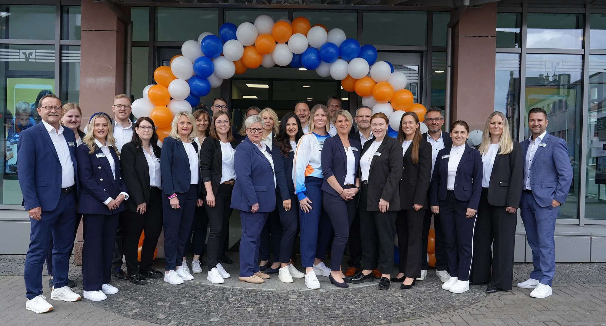 Volles Haus beim Tag der offenen Tür: VR Bank eröffnet neugestaltete Filiale in Nidda