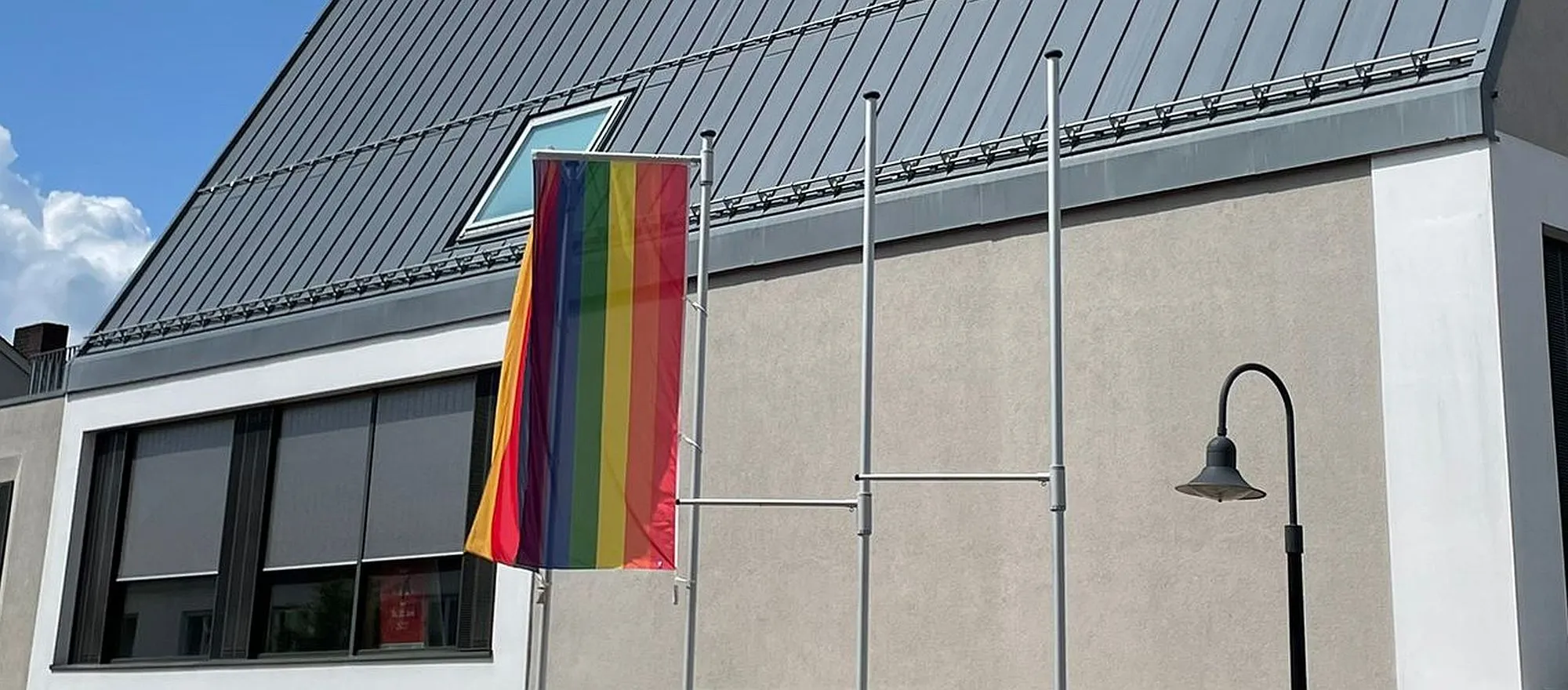 Zahlreiche Städte und Gemeinden lehnen Hissen der Regenbogenflagge ab