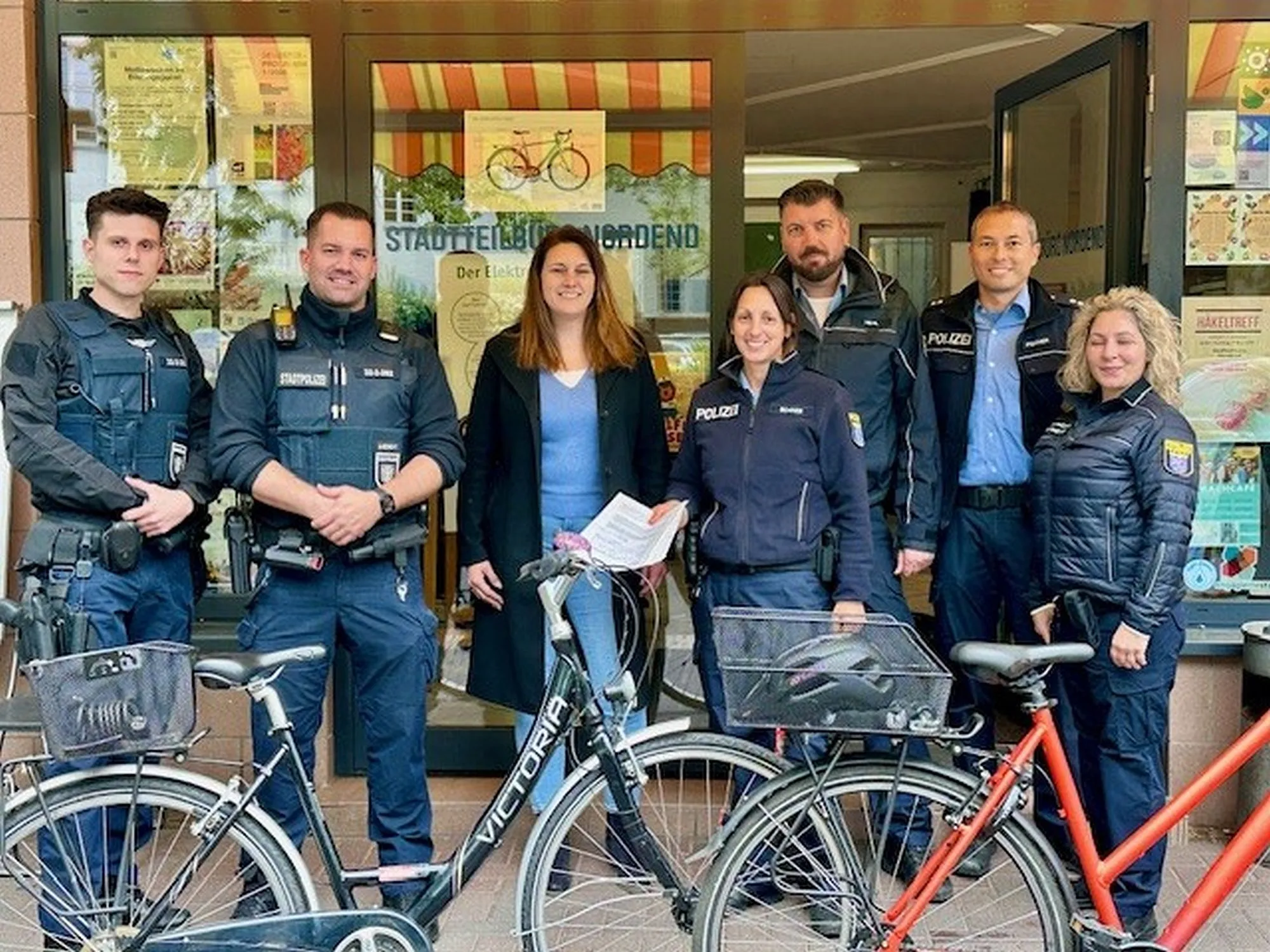 Polizei codiert, Spielstraße profitiert